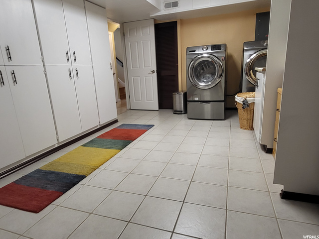 Laundry with storage