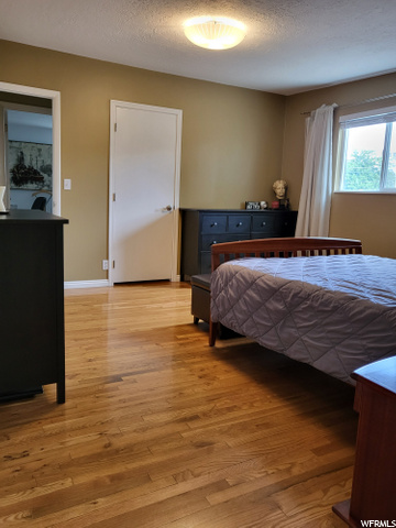 Master bedroom2