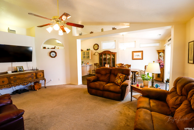 545 E Padre Lakes Dr, Ivins, UT 84738 — photo 9