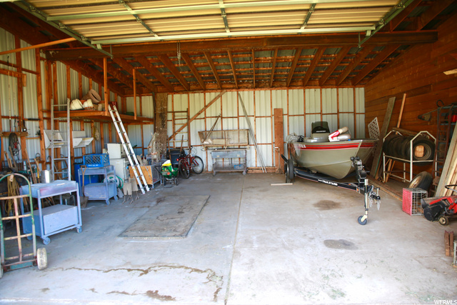 230 E 300 S