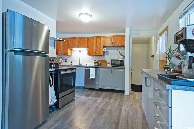 899 E Carnation Dr, Sandy, UT 84094 — photo 12