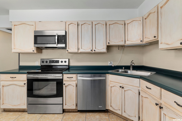 3862 S 825 W, Bountiful, UT 84010 — photo 8