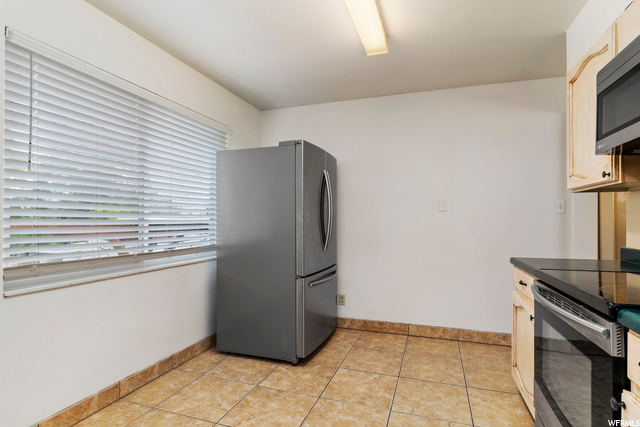 3862 S 825 W, Bountiful, UT 84010 — photo 9