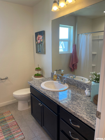 Main bathroom upstairs