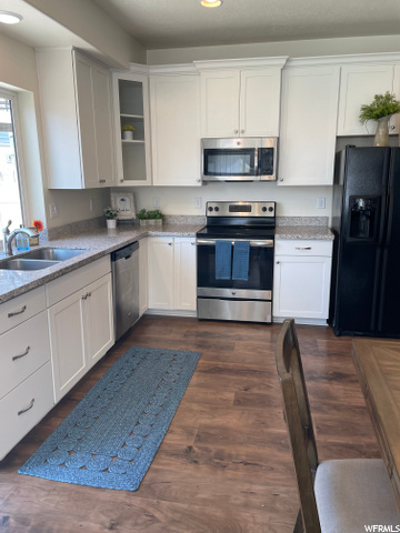 Light and bright kitchen