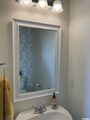 1/2 bath on main