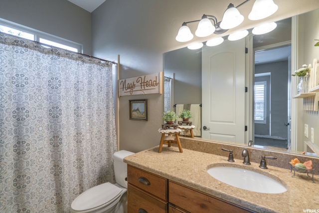 2nd Bathroom