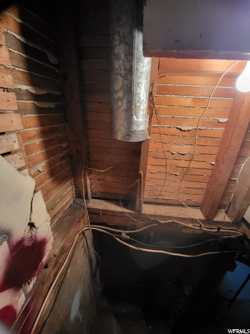 duct to attic room disconnected