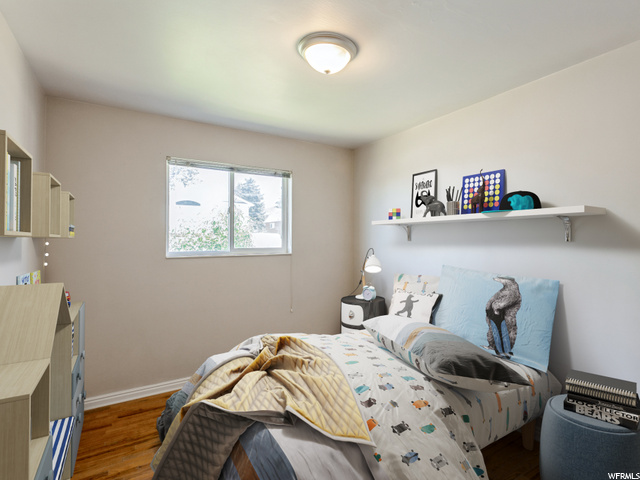 Contains Virtual Staging