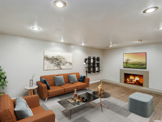 Contains Virtual Staging