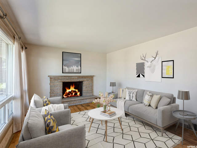 Contains Virtual Staging
