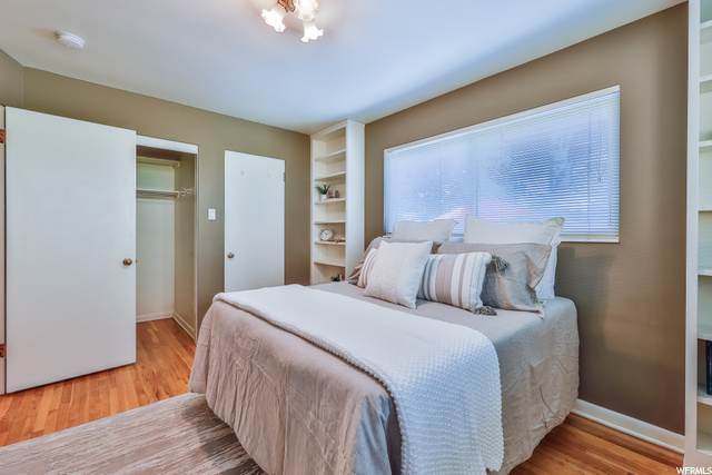 Master Bedroom w/bathroom & walk-in closet