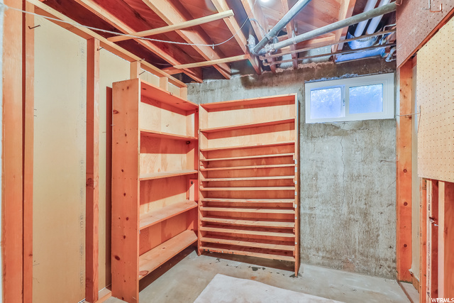 Extra Storage Room (could be additional small bedr