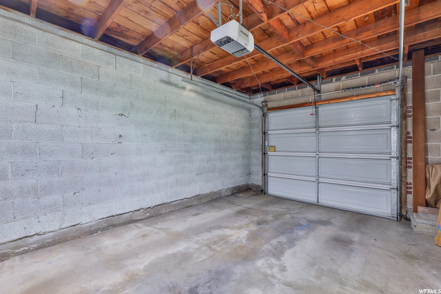 1-car garage with adequate storage