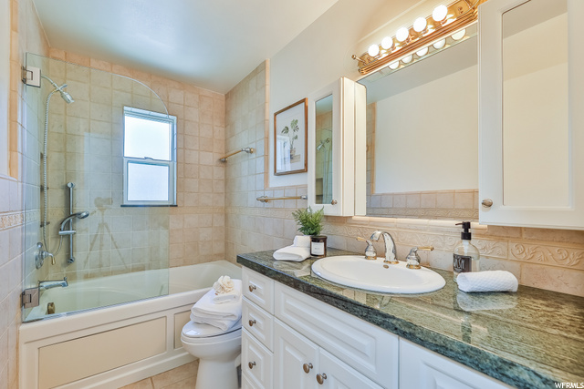 Bathroom #2 (upstairs)