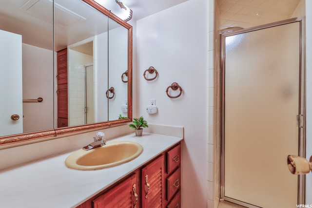 Bathroom #3 (downstairs)