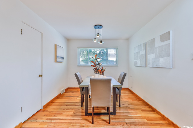 Formal Dining Room (or 5th bedroom)