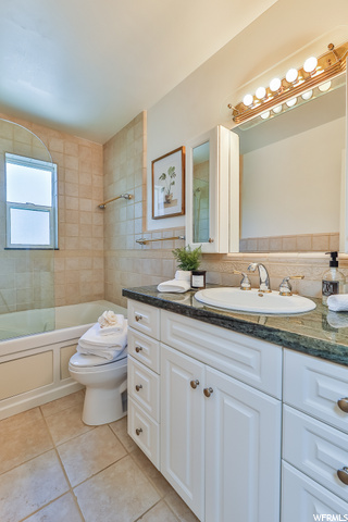 Bathroom #2 (upstairs)