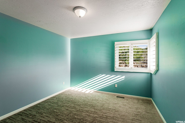 This place is so clean!  REady to move in!