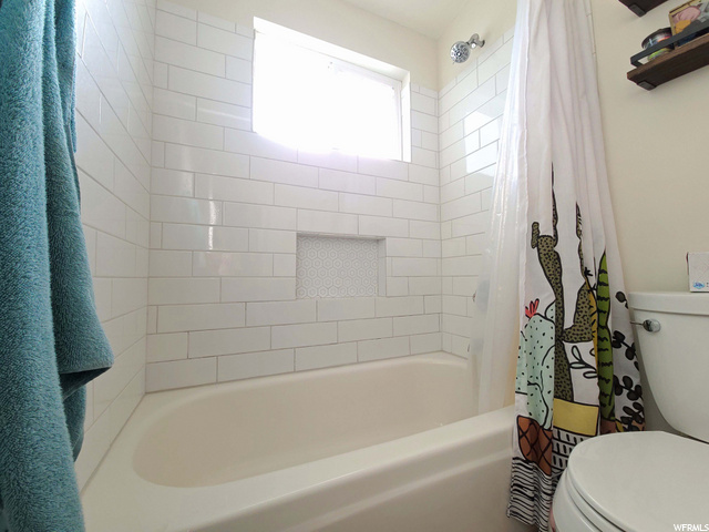 UPSTAIRS BATHROOM