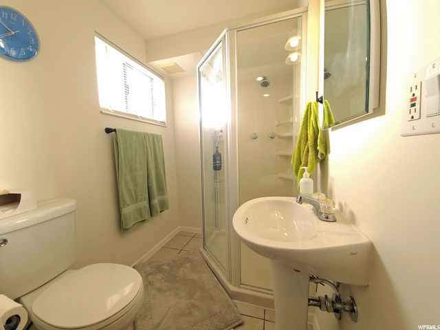 DOWNSTAIRS BATHROOM