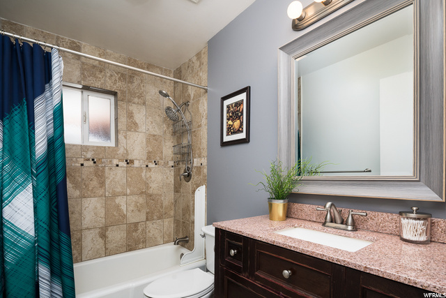 Unit 718 Main Level Bathroom
