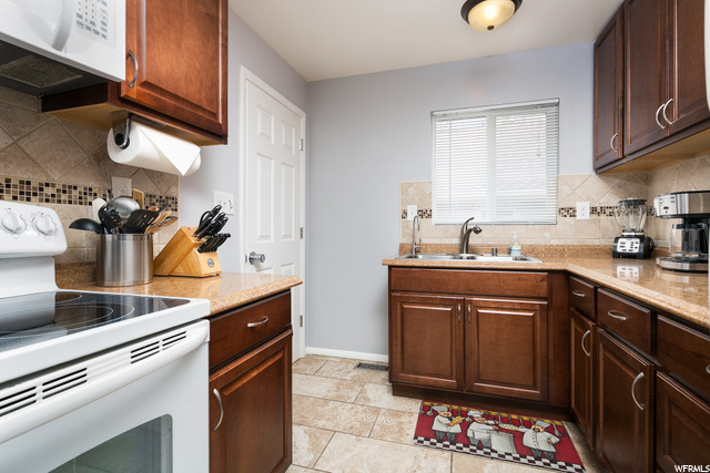 Unit 718 Main Level Kitchen