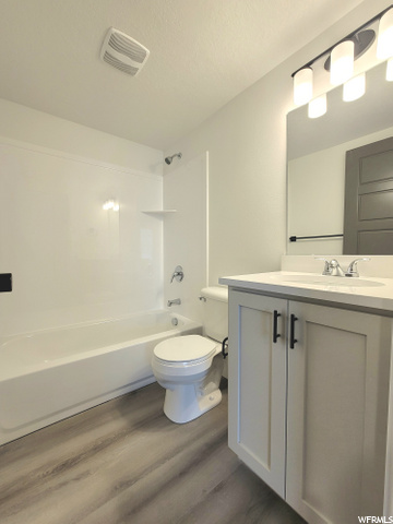Bathroom 1 - Main Floor