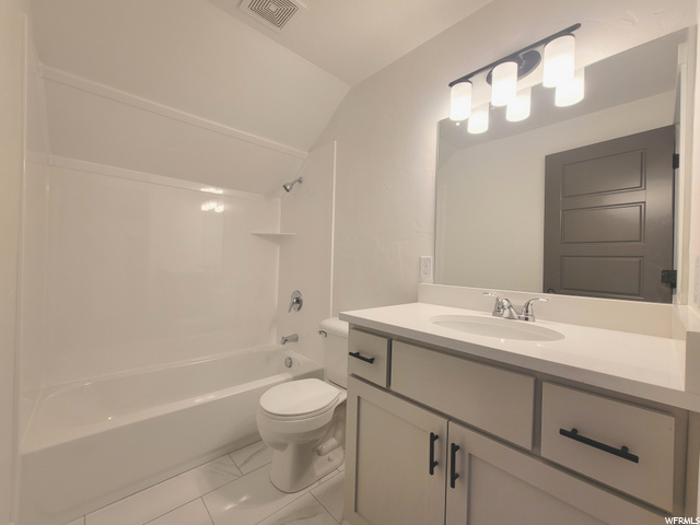 Bathroom - Upstairs
