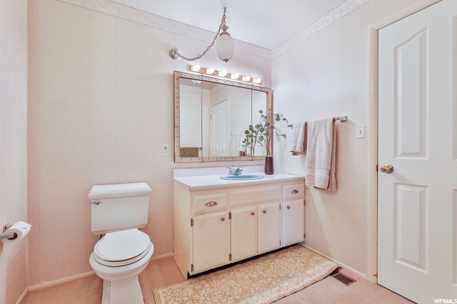 Upstairs Bathroom (#1)