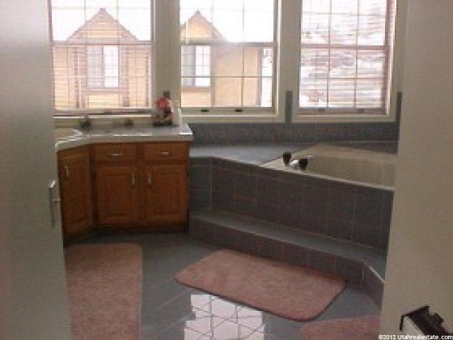 8775 Summer Meadow Dr, Sandy, UT 84093 — photo 2