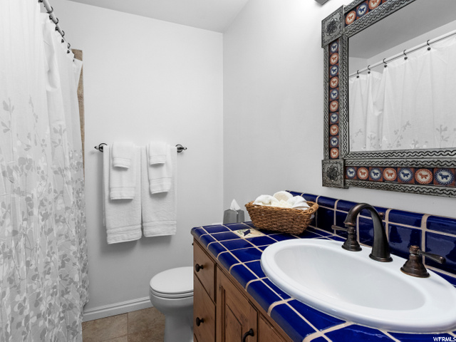 Upstairs Hall Bath
