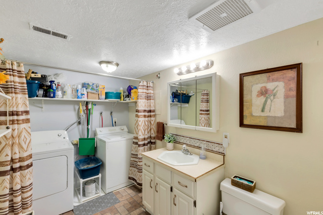 Laundry - 1/2 Bathroom
