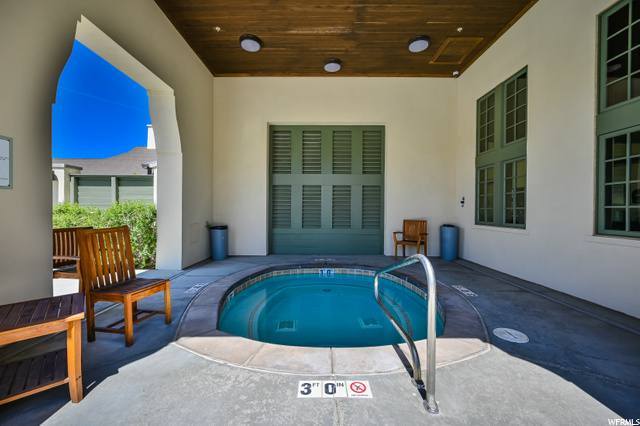 Garden Park spa (hot tub)