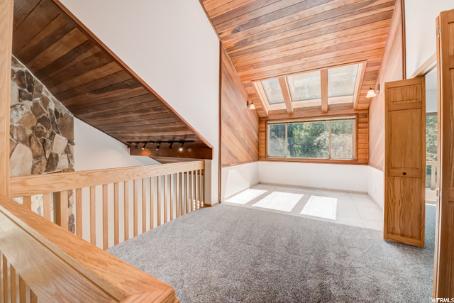 Upper level for home office or secondary family ro