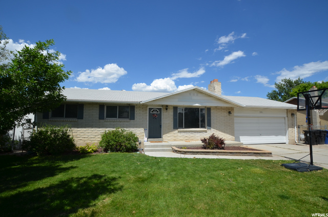 3246 W Royalwood Dr, Taylorsville, UT 84129