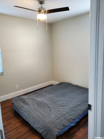 Queen sized bed, fits another way. backbedroom