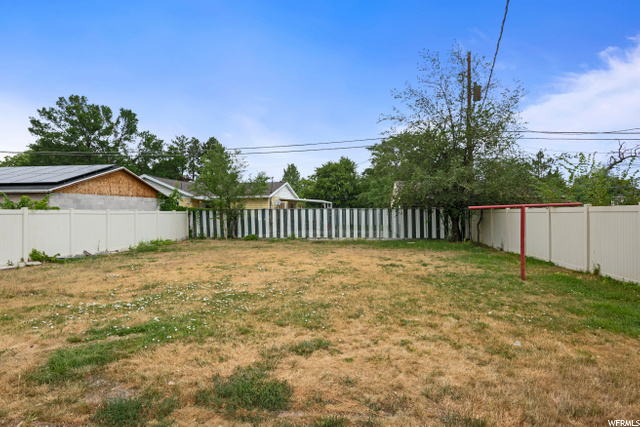 Large fenced Yard
