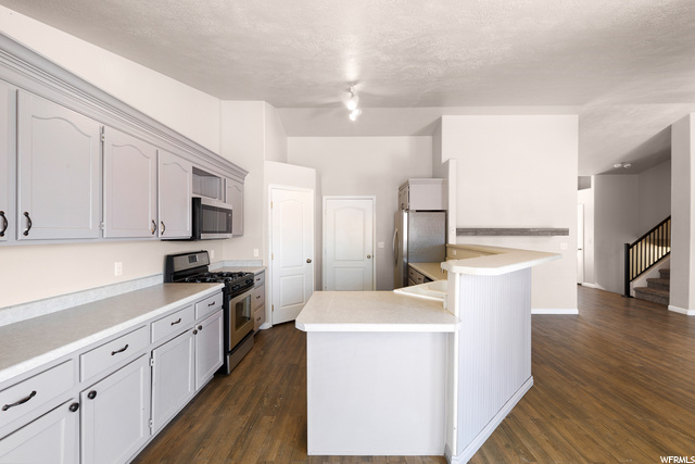 Kitchen, All Appliances included