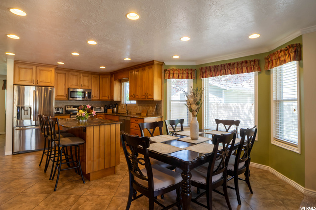 Kitchen & Family Room (main floor)