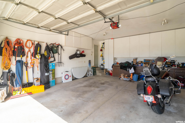 2-car garage (attached)