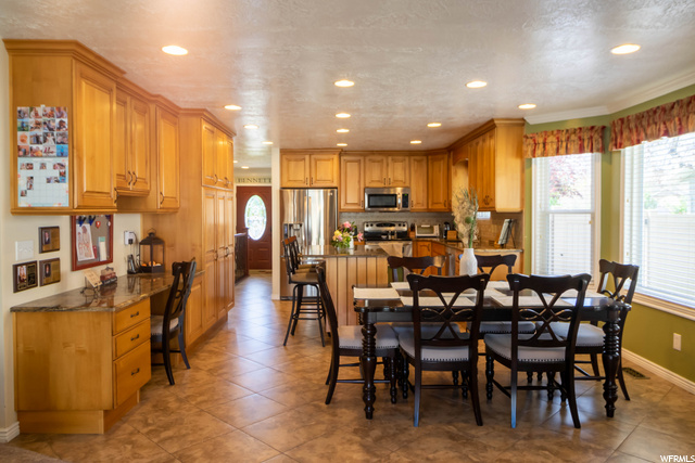 Kitchen & Family Room (main floor)