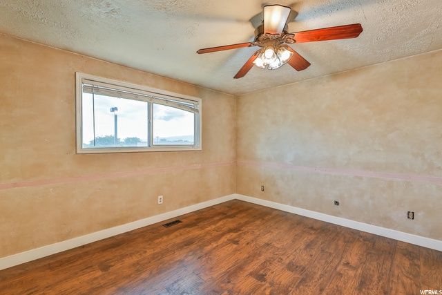 Upstairs Bedroom #1