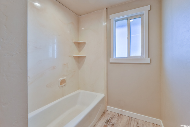 Main Tub/Shower