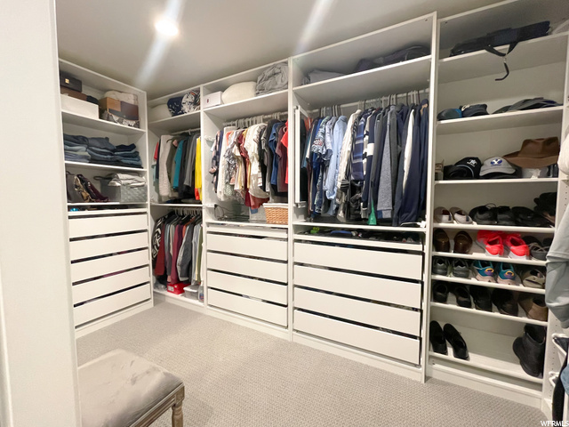 MASTER CLOSET
