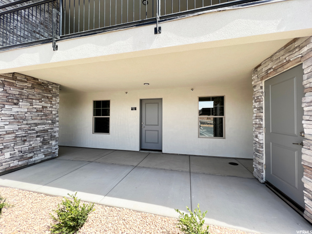 Ground Floor Center Unit-No stairs