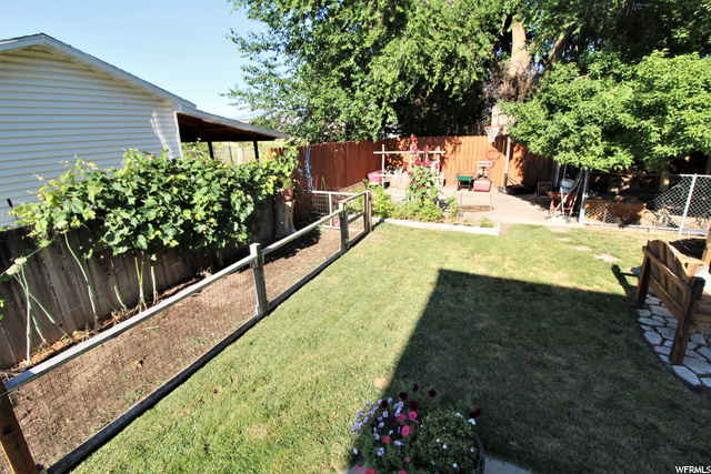 GARDEN AREA-OTHER VIEW