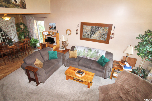 FRONT ROOM