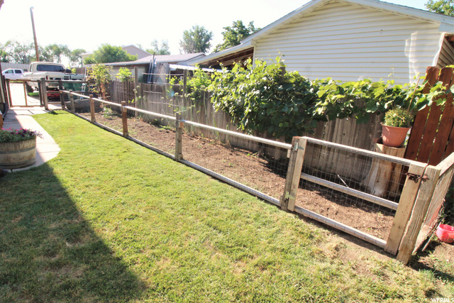 GARDEN AREA