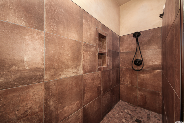 Walk In Master Shower 1 1/2 Yr Old